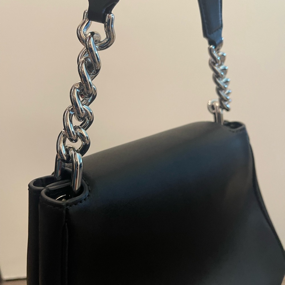 Marc Jacobs Black Leather Shoulder Bag - Picture 4 of 10